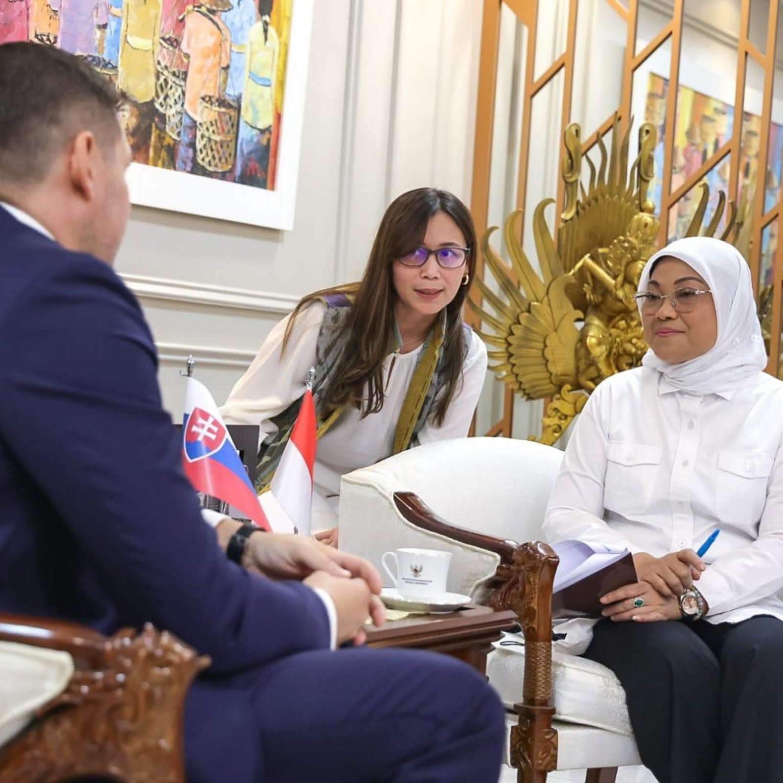 Rika Agusmelda interpreting at an Indonesia–Slovakia bilateral meeting